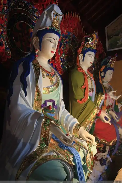 甘肃平凉泥塑传承人戴国华和他的泥塑佛像