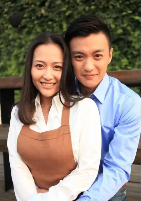 周一围与女助理同饮一杯奶茶老婆朱丹这样回应网友们心真大