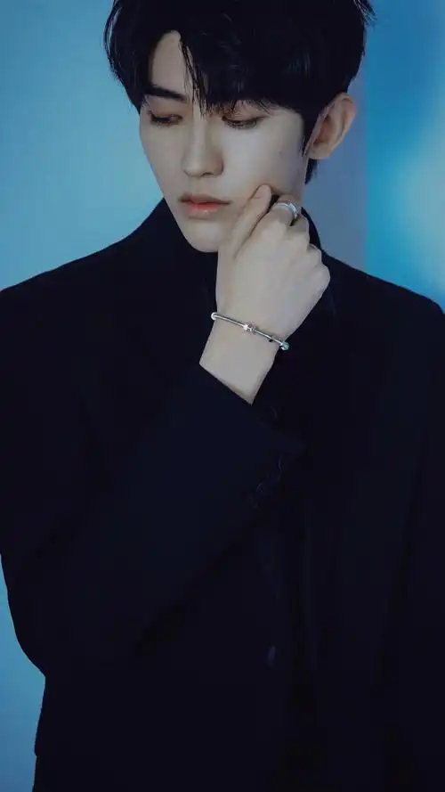 蔡徐坤高冷帅气写真手机壁纸