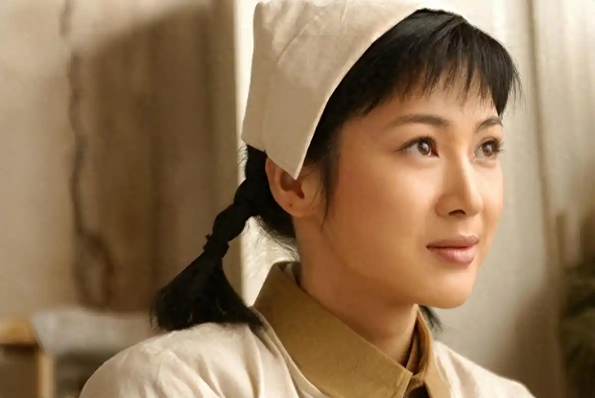 回顾亮剑女神童蕾情断周一围富商丈夫入狱3年她幸福吗