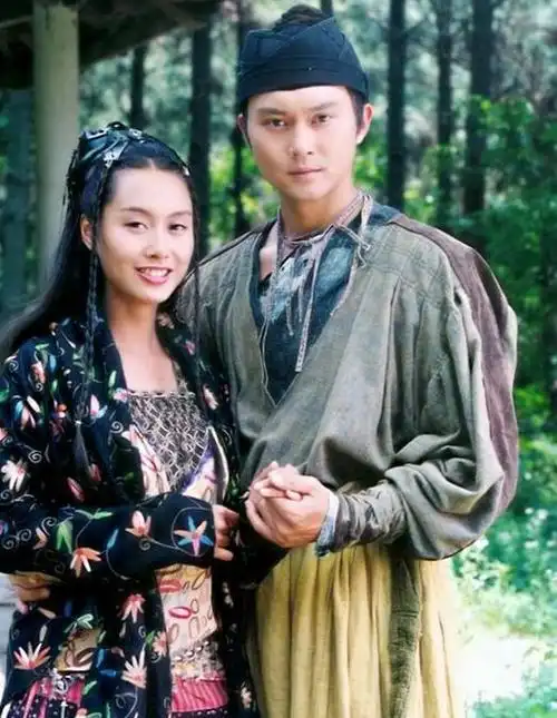 朱茵张智霖合作过的两部戏,一部美到爆,一部丑到哭