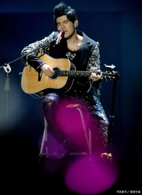 周杰伦最具温馨歌曲:《七里香》竟然是一个甜蜜浪漫的爱情小品!