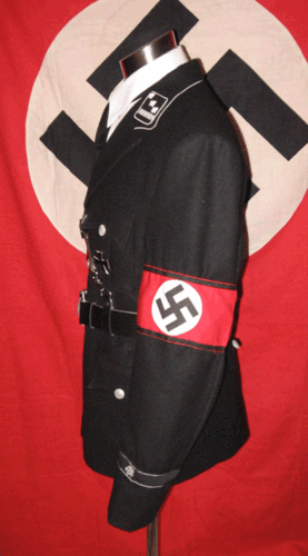这不是军服.而是德国纳粹党卫队的m32制服.