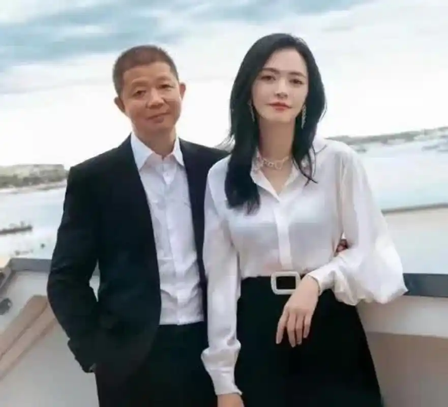 姚晨的丈夫似保镖太不般配