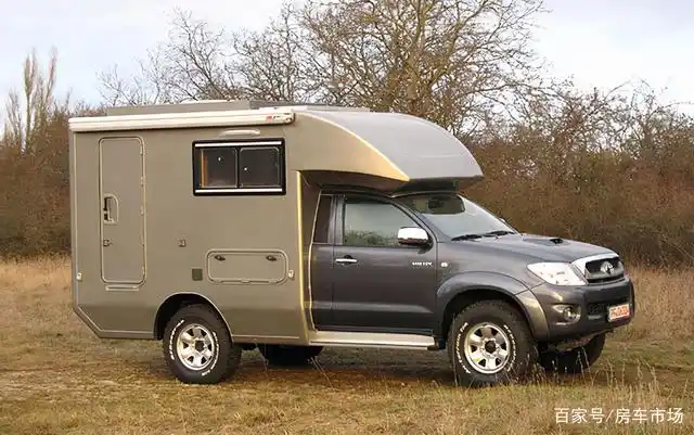 丰田海拉克斯皮卡房车配30t柴油四驱越野底盘公认皮实耐造