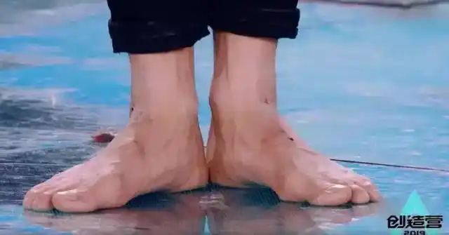 原创欧阳娜娜退学易烊千玺韧带撕裂无法再爱的人只学会嘲笑