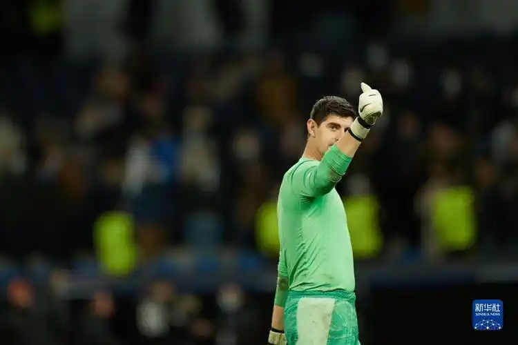 11月3日,皇家马德里队守门员库尔图瓦在比赛后.