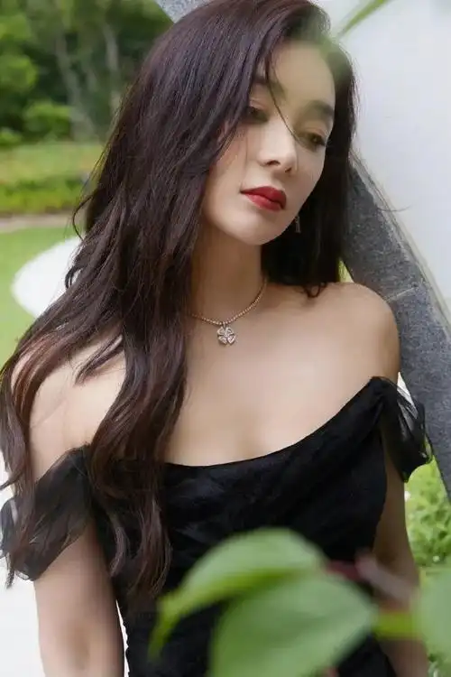 疑似整容失败,离开于正的袁姗姗,糊成了十八线?_腾讯新闻