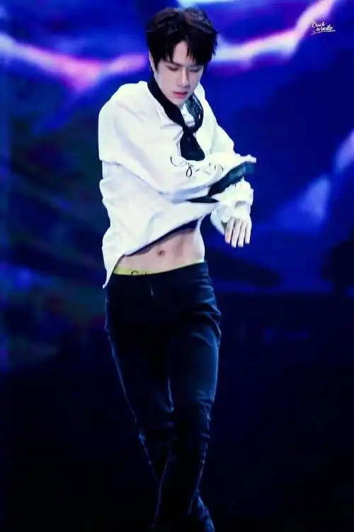 无法抗拒的腹肌##王一博