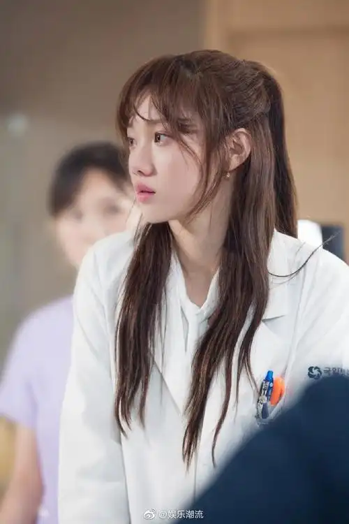 李圣经新剧发型 | 半扎马尾的欧尼好看辣! . 来自娱乐潮流 - 微博