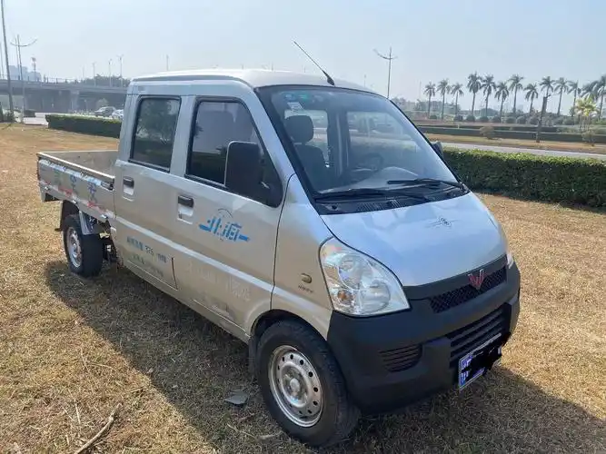 15年五菱双排平板货车15带空调板金大梁靓加装有不锈钢车斗