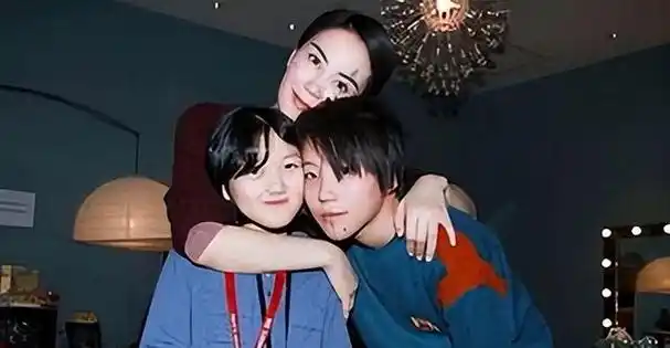 王菲明知李嫣有缺点,还要选择无视生下她,难道全部早有预谋?