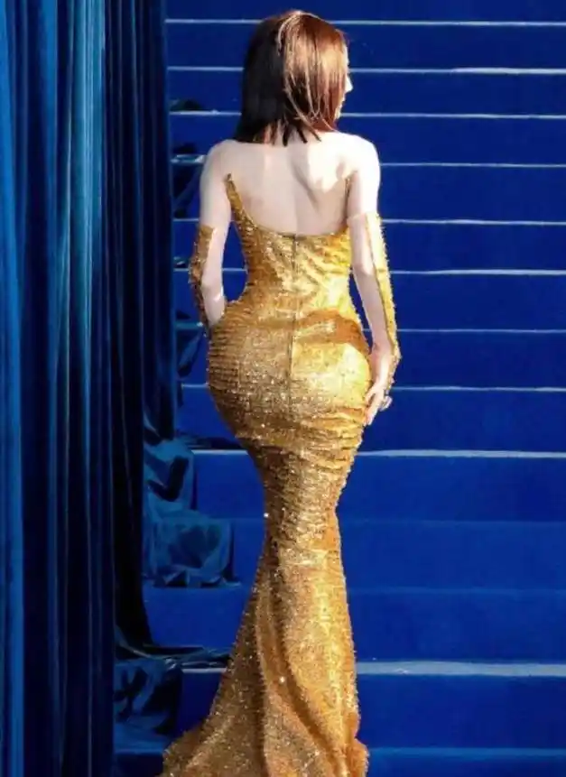 迪丽热巴"假屁股"错位?