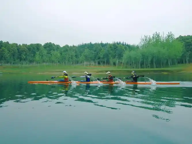 【撩春风】青山不改,绿水长流——贵州红枫湖水上运动.
