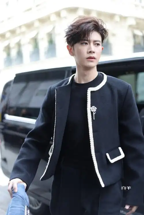 3836383036383834 探店 帅出新纪元    @任嘉伦