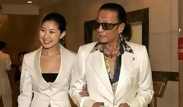 谢霆锋小后妈coco独占谢贤12年分手获2000万35岁活成女王