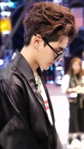 吴亦凡头发该剪了,你记得颜值巅峰的他吗?你有freestyle吗