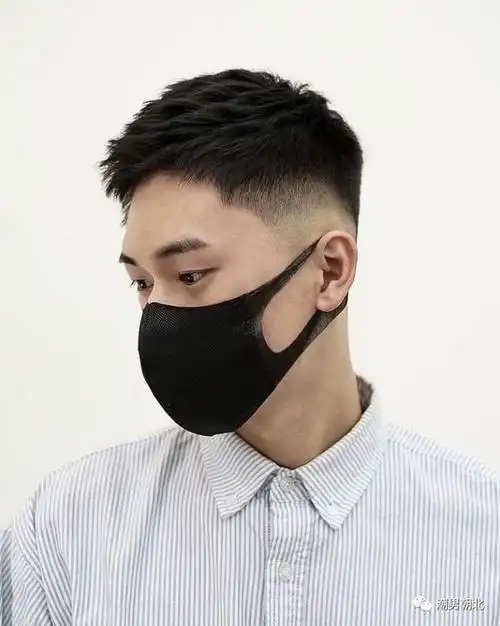 发际线高的男生,剪这3款发型才帅气!