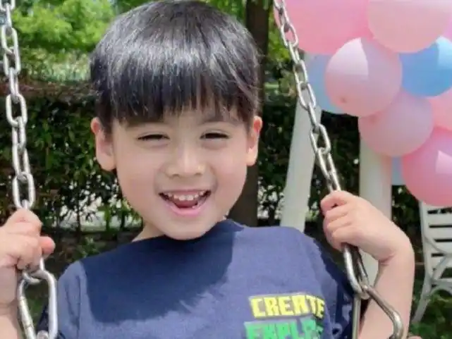 本以为林志颖大儿子颜值够高了看到他小儿子网友这才是男神