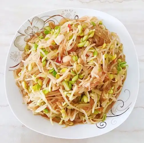 eva家的小厨房做的黄豆芽炒粉条