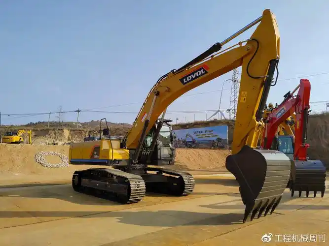fr350e2-hd挖掘机目前,雷沃挖掘机e2系列产品全部完成迭代升级并在