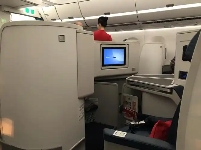 四川航空 pek-ctu 翱翔在夜空中的a350