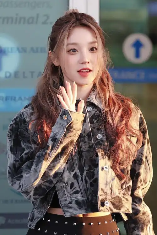 宋雨琦出道五周年接力产出