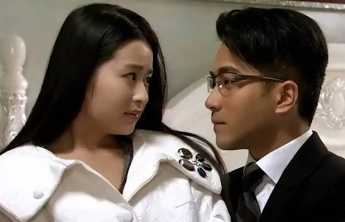 强奸暴打太惨了_童雪_莫绍谦_刘恺威