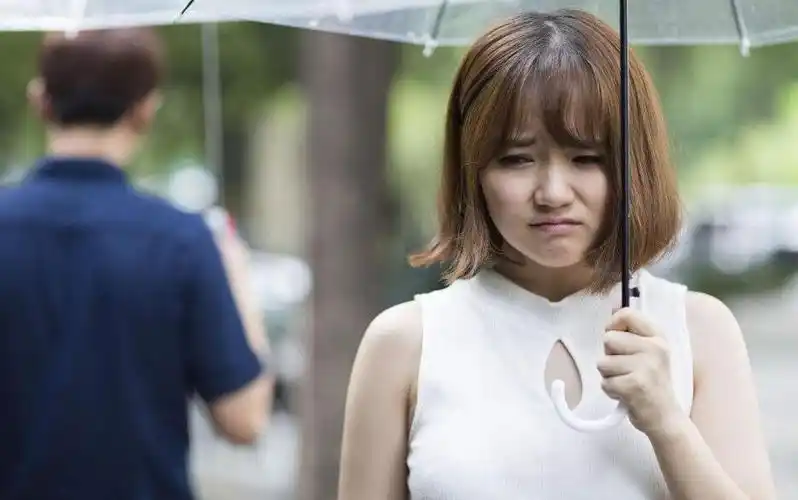 刚分手后女生最容易问的四个问题,你中了几个?