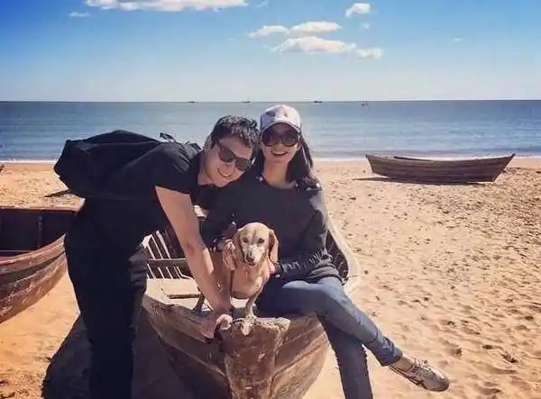 如今的张梓琳与老公聂磊的感情越来越甜蜜深厚,夫妻俩时常带着女儿