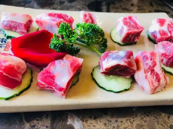 肉类摆盘精致,食材新鲜,都不错,但我最爱的就是水晶牛肉,超嫩滑,大爱.