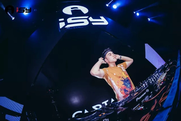 首位进入排行榜djmag百大dj