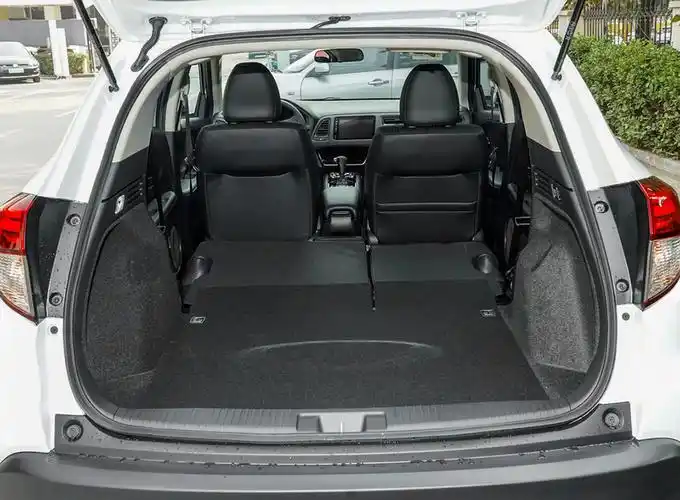 15万元级合资suv硬碰硬丰田卡罗拉锐放对比本田缤智