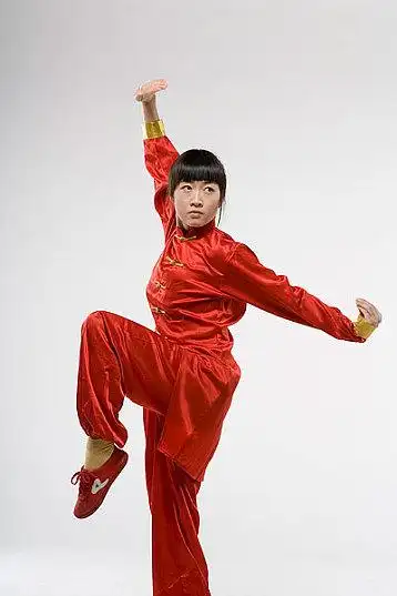 一名女运动员正在练武术_高清图片_全景视觉