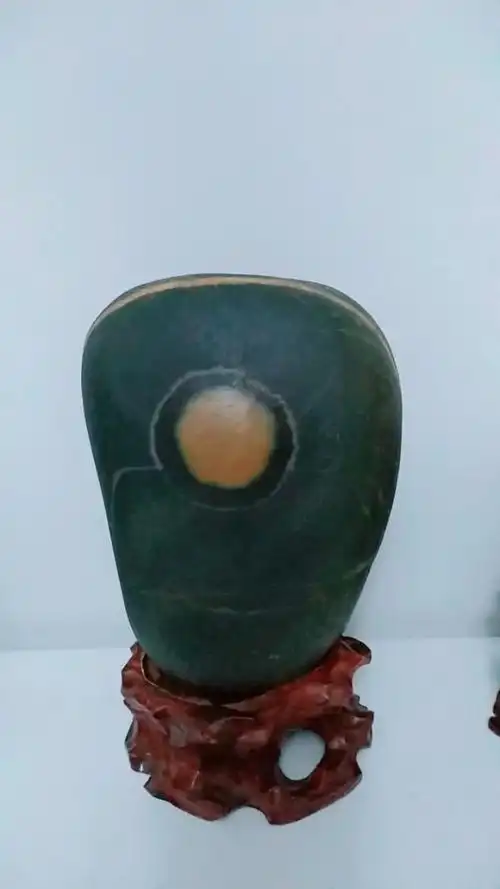 极品奇石《旭日东升》,日出江山红似火!