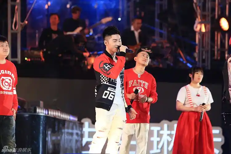 《新歌声》蒋敦豪夺冠 汪峰首当冠军导师(组图)[23]- 中国日报网