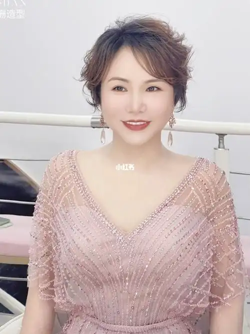 婚礼妈妈妆容造型短发必看