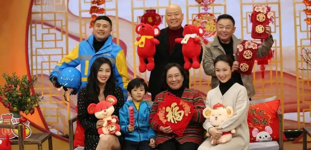 身高174,喜剧舞台第一大美腿韩云云,绝非浪得虚名_麻花_开心_毕业