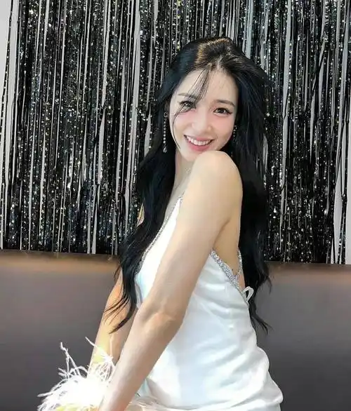 韩国少女时代成员黄美英最新代言写真_tiffany_吐槽_网友