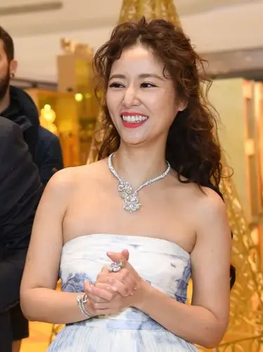 图一的泡面卷,造型亮相的林心如,既洋气又"贵气"