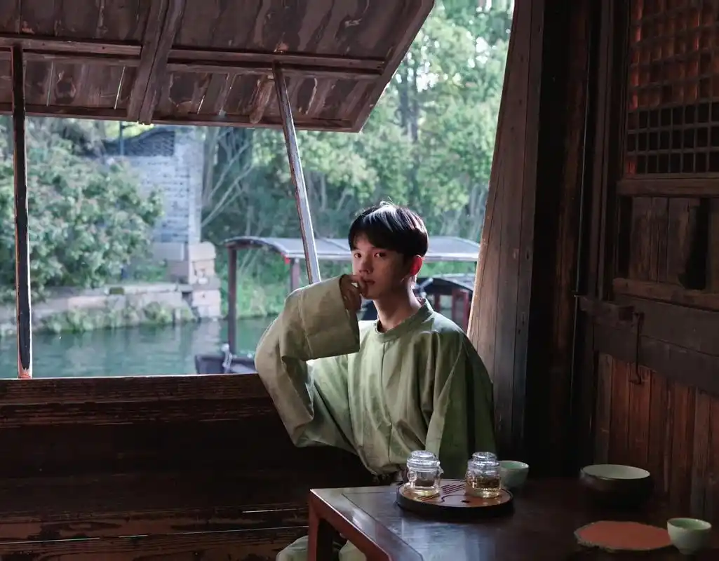 喜欢江南的味道～ #氛围感 #新中式国风 #少年感 #乌镇 - 抖音