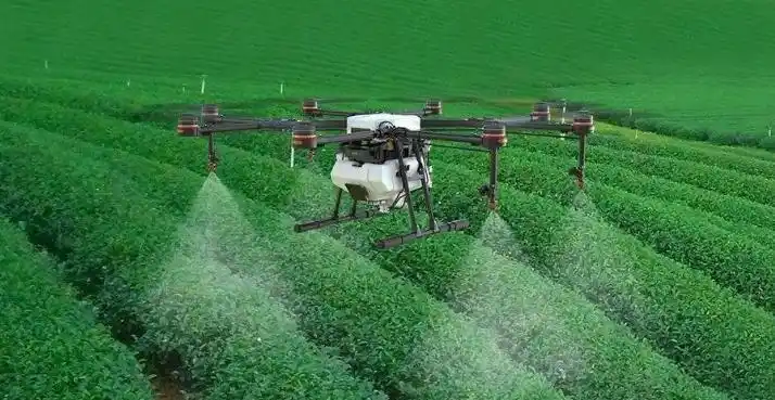 农民在种植田间作物时,会选择无人机打药,有哪些优点与缺点?