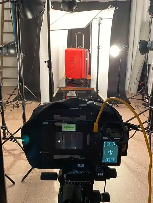 旅行箱褪底图拍摄产品拍摄附带拍摄现场