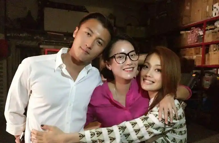 经纪人回应了!网友:霍汶希真忙_恋情_媒体_集团