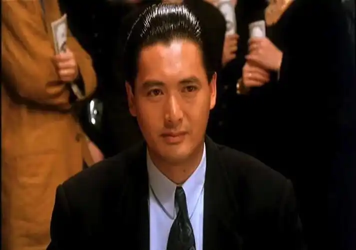 男明星让人难忘的瞬间梁朝伟眨眼周润发点火还有他的挥手