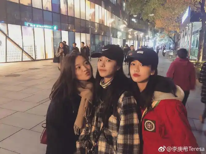 庄达菲李庚希向涵之傻傻分不清##三里屯三姐妹