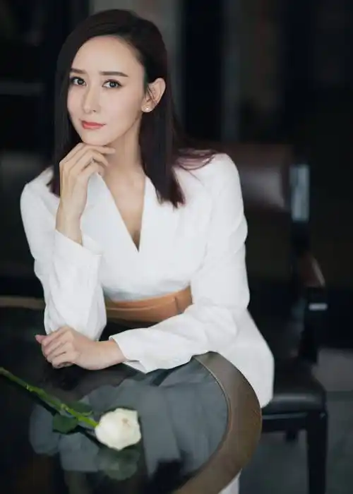 中新人物|胡静:打破中年女演员困境,埋怨没有用_角色_工作_古装