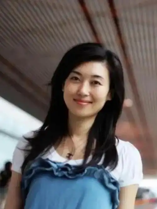 李红从18岁被逼差点嫁人到如今成为央视名嘴她经历了什么