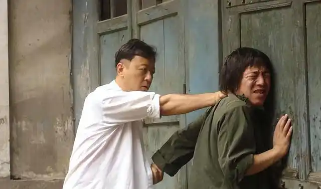 看电影高兴中的与小说相异的喜剧感笑与滑稽