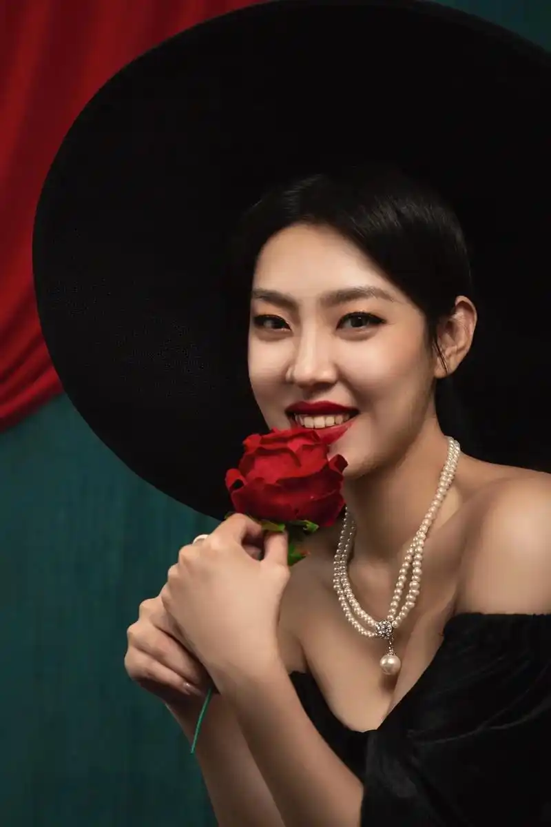 没有人会不爱红玫瑰吧港风复古写真